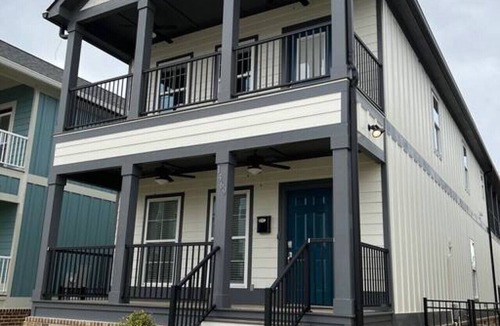 Augusta House | Luxury Medical District Home, EV Charger, Gated #4