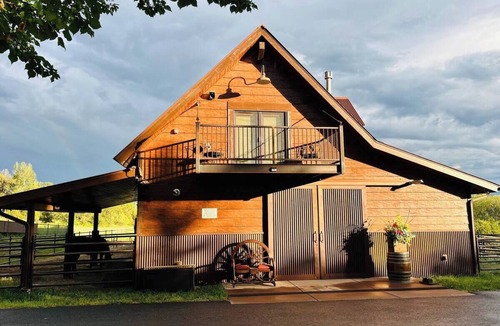 Durango House | Luxury Meets Rustic Charm Stunning Barn Apartment on a Ranch