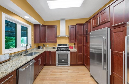 Downtown Minneapolis House | Luxury Minneapolis Retreat: Large Groups, Weddings & Family Gatherings