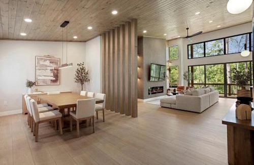 Westminster House | Luxury Mountain Retreat with Hot Tub Near Lake Hartwell & Clemson, SC