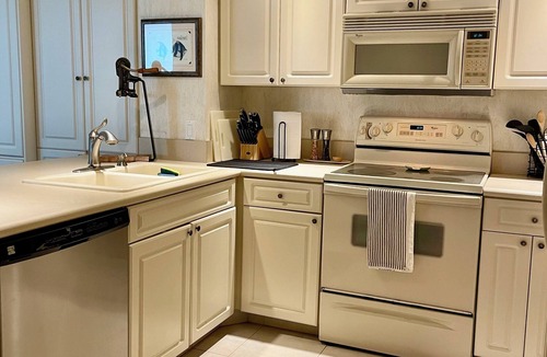 Fort Pierce Shores Condo | Luxury Oceanfront Condo 2 Bed/2 Bath North Hutchinson Island.