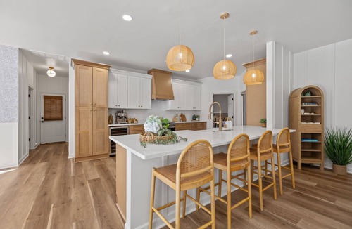 Mint Hill House | Luxury Retreat Perfect for Family Events, Sleeps 13 people.