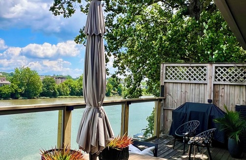 West End House | Luxury Riverhouse Downtown!—4BR, Private Dock & Sauna