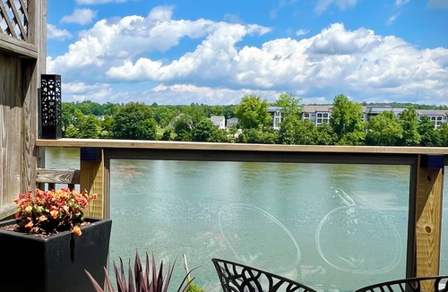 West End House | Luxury Riverhouse Downtown!—4BR, Private Dock & Sauna