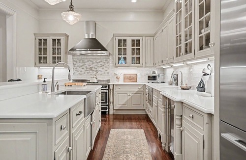 Metropolitan House | Luxury Savannah Estate w/Heated Pool, Manicured Gardens by Lucky Savannah