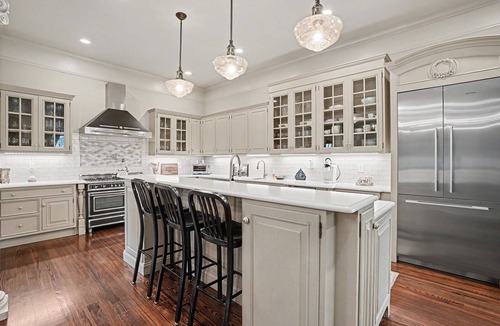 Metropolitan House | Luxury Savannah Estate w/Heated Pool, Manicured Gardens by Lucky Savannah