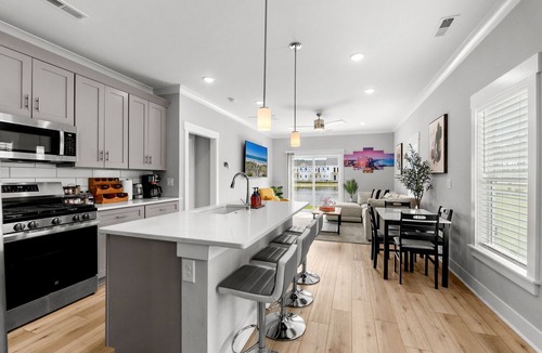 Longs House | Luxury waterfront retreat-Near golf Beach Barefoot