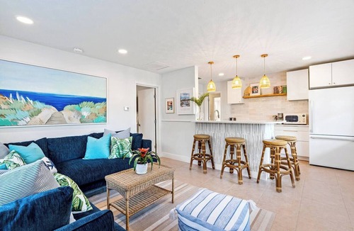 South Middle River House | Magical Garden House With Beautiful Heated Pool