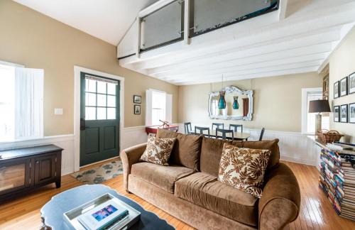 Beach Institute House | Magnolia Cottage by Lucky Savannah
