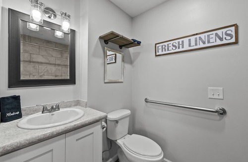 Reidsville Apartment | "Magnolia" Cottage Reidsville Georgia
