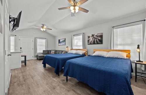 Reidsville Apartment | "Magnolia" Cottage Reidsville Georgia