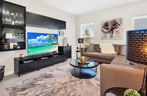 Haines City House | Magnolia House, 3BR vacation villa, w/amenities
