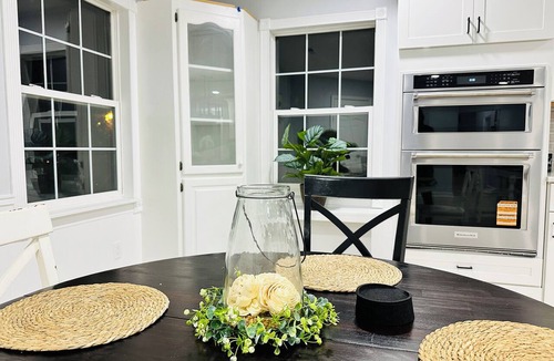 Conway House | Magnolias & Moonlight - 7 min from Downtown Conway