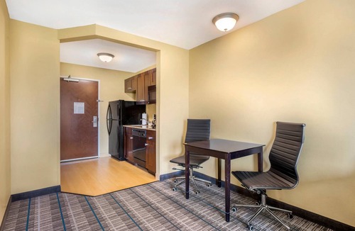 Jacksonville Hotel | MainStay Suites Jacksonville near Camp Lejeune