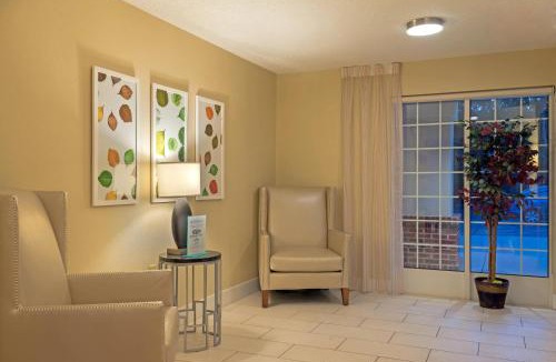 Southwest Raleigh Hotel | MainStay Suites Raleigh - Cary