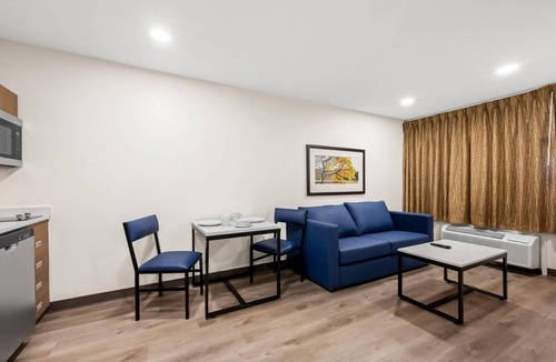 Northeast Raleigh Hotel | MainStay Suites Raleigh North
