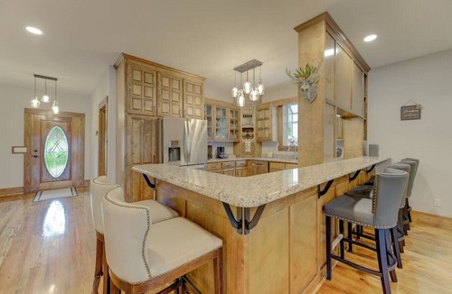 Gilbert House | Majestic Lake Murray Retreat