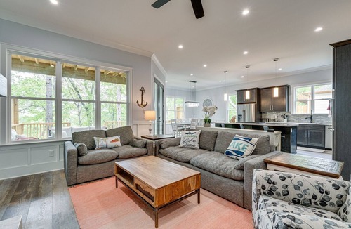 Estill Springs House | Majestic Lakehouse -Hot Tub-Private Boat Dock- 5 bedrooms, Pool Table, Ping Pong