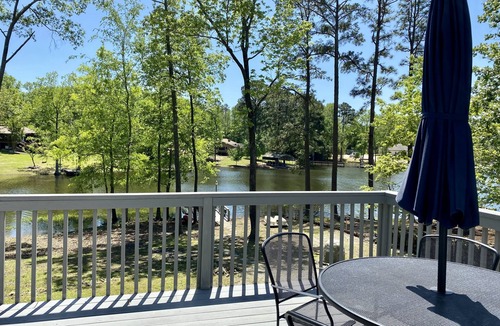Leesville Ski Chalet | Make Memories at our Spacious 5 Bedroom Lake House right on Lake Murray!
