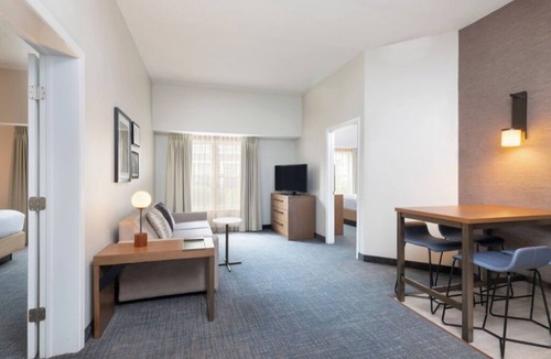 Williamsburg Hotel | Mariott Williamsburg | 2BR Suite | W&M, Colonial Wburg, Water Country