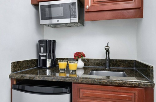 Berkeley Condo | Marriott Manor Club Luxury Studio sleeps 4