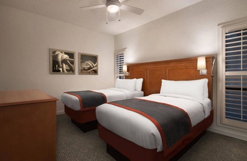 Beach Lagoon Resort | Marriott Monarch at Sea Pines- 2 Bedroom Unit Sleeps 6!