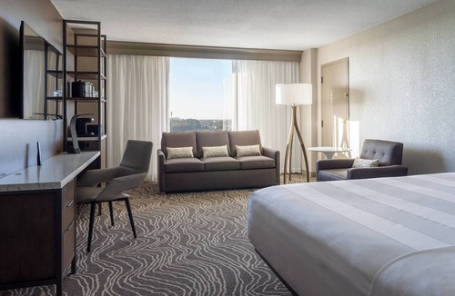 Airport North Hotel | Marriott Orlando Airport Lakeside