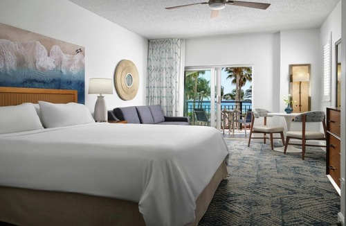 Palm Beach Shores Resort | Marriott's Ocean Pointe Studio Ocean Front