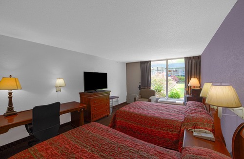 Selma Hotel | Masters Inn Selma/Smithfield I-95 By OYO