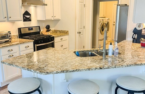 Martinez House | Masters Rental in Watervale! 3 Miles to Augusta National