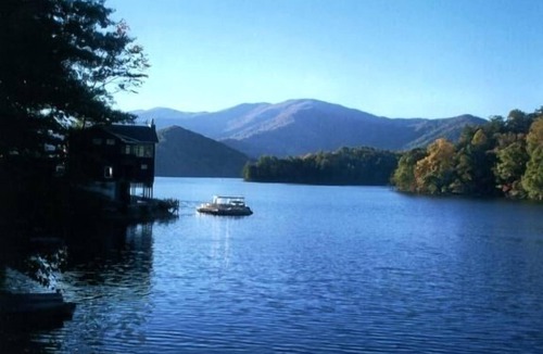 Santeetlah Cabin | Mathews' Mansion, a cabin by a lake 163 Santeetlah Trail is corrected address