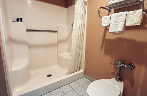 Williamston Hotel | Mayfair Inn