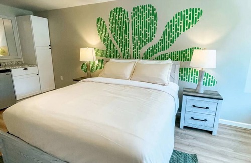 Townsend Hotel | Meadow Room at The Trailblazer Unit 3