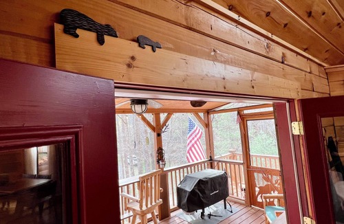 Murphy Cabin | Meadow Vista – 3BR/3BA Cabin Nestled in the Blue Ridge Mountains