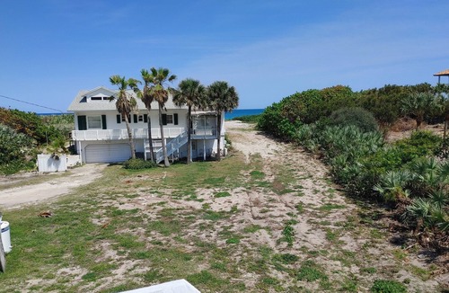 Melbourne Beach House | Melbourne Beach Florida Ocean front 2 houses plus an apt. sleeps 18