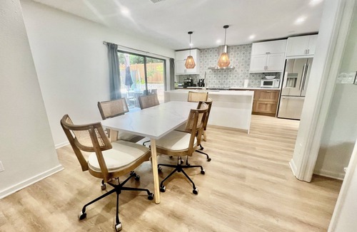 Altamonte Springs House | Mid Century Modern 3-bedroom house close to everything in Orlando Up to 7 Guests