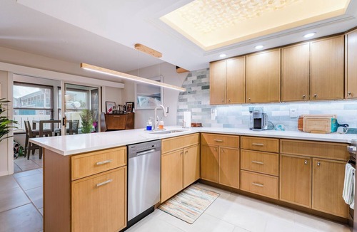 Bay Esplanade Condo | Mid-Century Modern Beach Escape with Coastal Charm