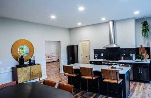 Auburn House | Mid-Century Modern gem in the heart of the country, close to Lake Lanier.