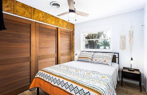 Conway House | 🌳 MID CENTURY OAK TREE 🌳 by Downtown Orlando