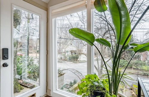 Midtown House | Midtown Townhome by Piedmont Park & Peachtree St