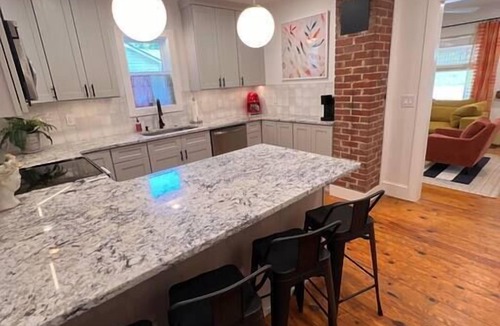 Jefferson House | Millhouse in Downtown Jefferson