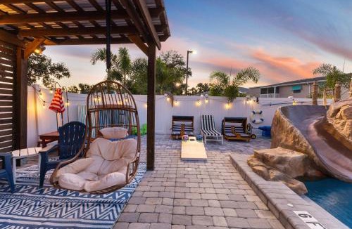 South Bradenton House | Min to IMG - Heated Pool - Putt Putt - Games