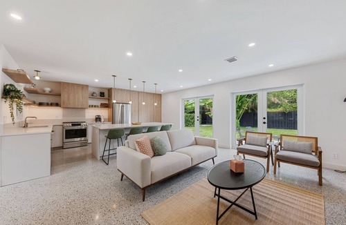 Old Northwood House | Minimalist Luxury in Historic WPB-Great Location Near Town, Beach, Sites!