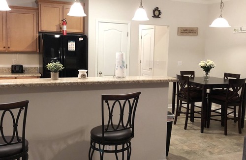 Port Wentworth House | Mins to airport and shopping! 5 Star clean!13miles from downtown!