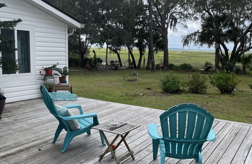 Beaufort Cottage | MINUTES AWAY FROM PARRIS ISLAND