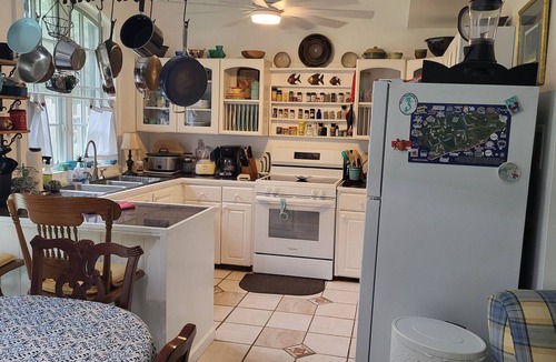Daufuskie Island House | Minutes from the beach, with indoor hot tub