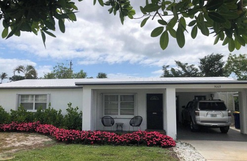 Jensen Beach House | MINUTES TO BEACHES & DOWNTOWN JENSEN BEACH, SLEEPS 4