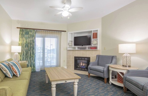 Myrtle Beach Hotel | Minutes to SkyWheel: 2 1BR Villas w/Waterpark, Arcade & Free On-site Parking
