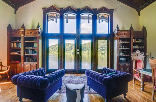 Saint Mary House | Missouri Castle w/Private Lake, Pool & 100 Acres!