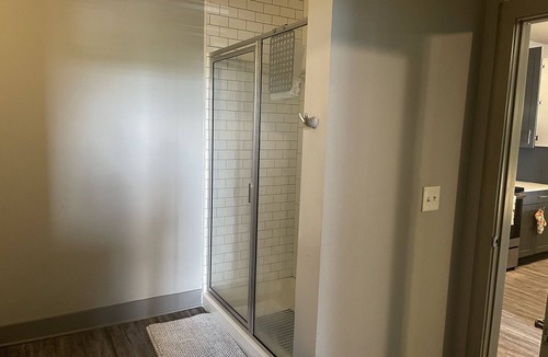 Lindridge-Martin Manor Condo | Modern 1-Bedroom Loft